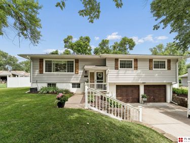 3335 S 114th Avenue, Omaha, NE 68144