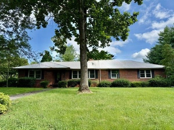 401 E Petty Ln , Winchester, TN 37398