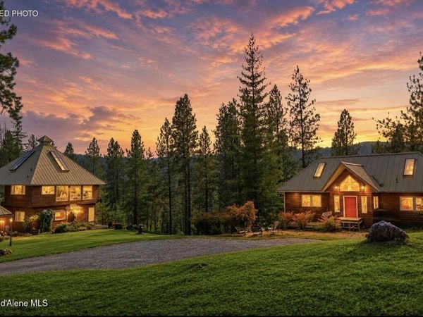 483 Paradise Lane, Pinehurst, ID 83850
