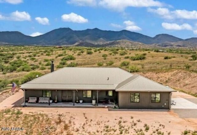 1564 S FLORES Lane, Benson, AZ 85602
