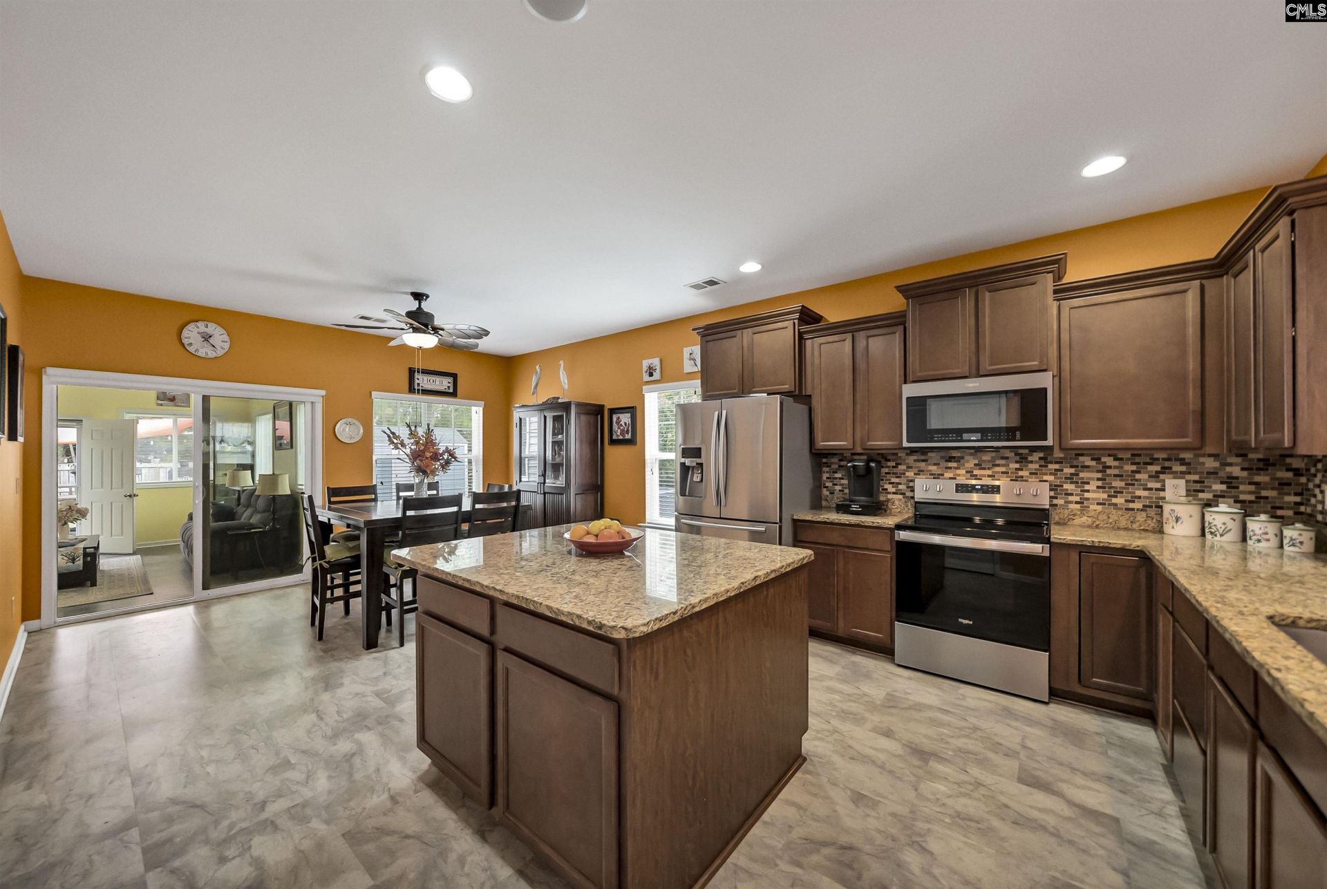 220 Glossy Green Lane Photo 11