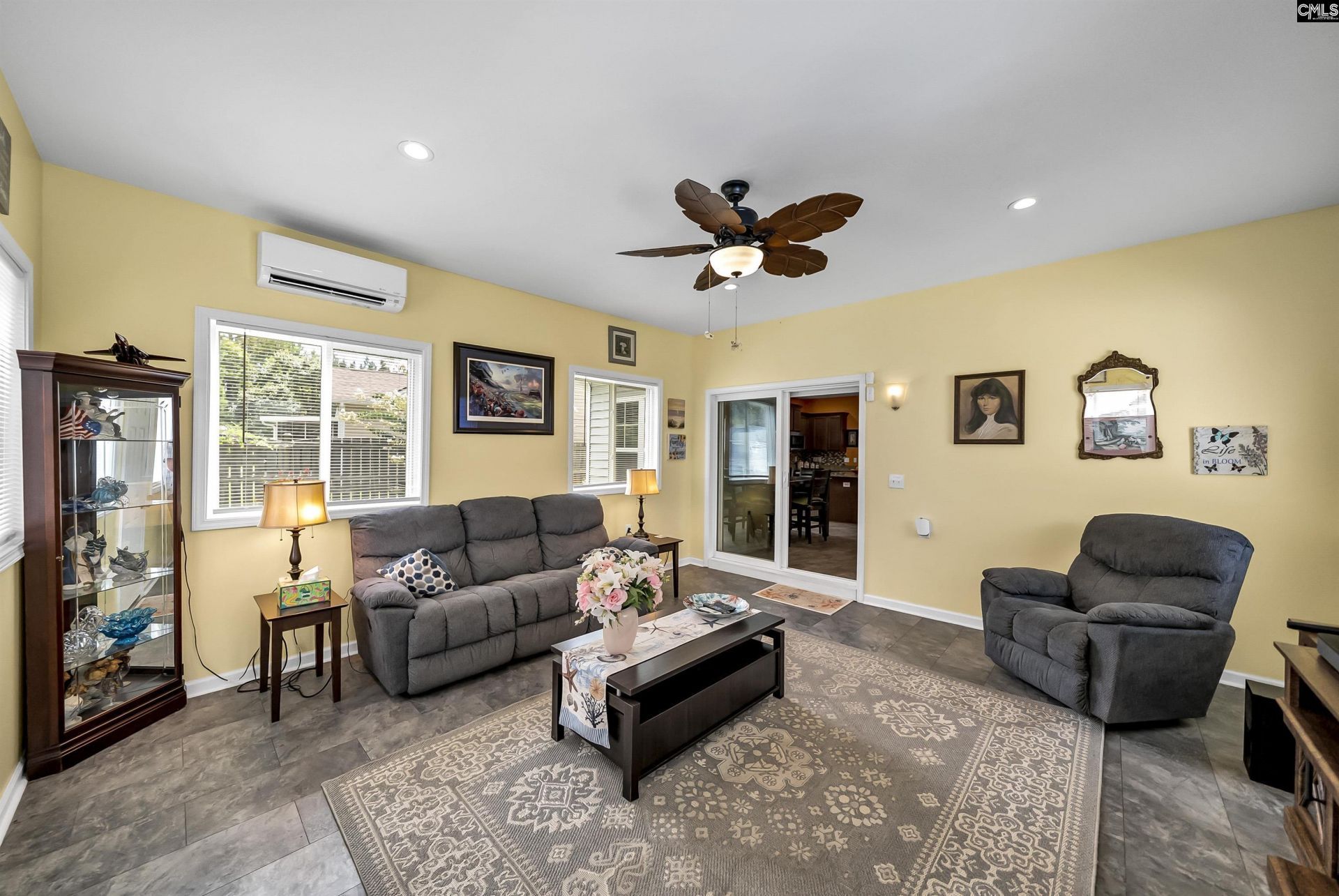 220 Glossy Green Lane Photo 19