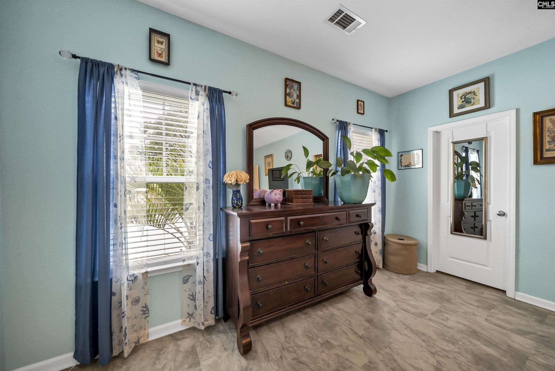 220 Glossy Green Lane Photo 22