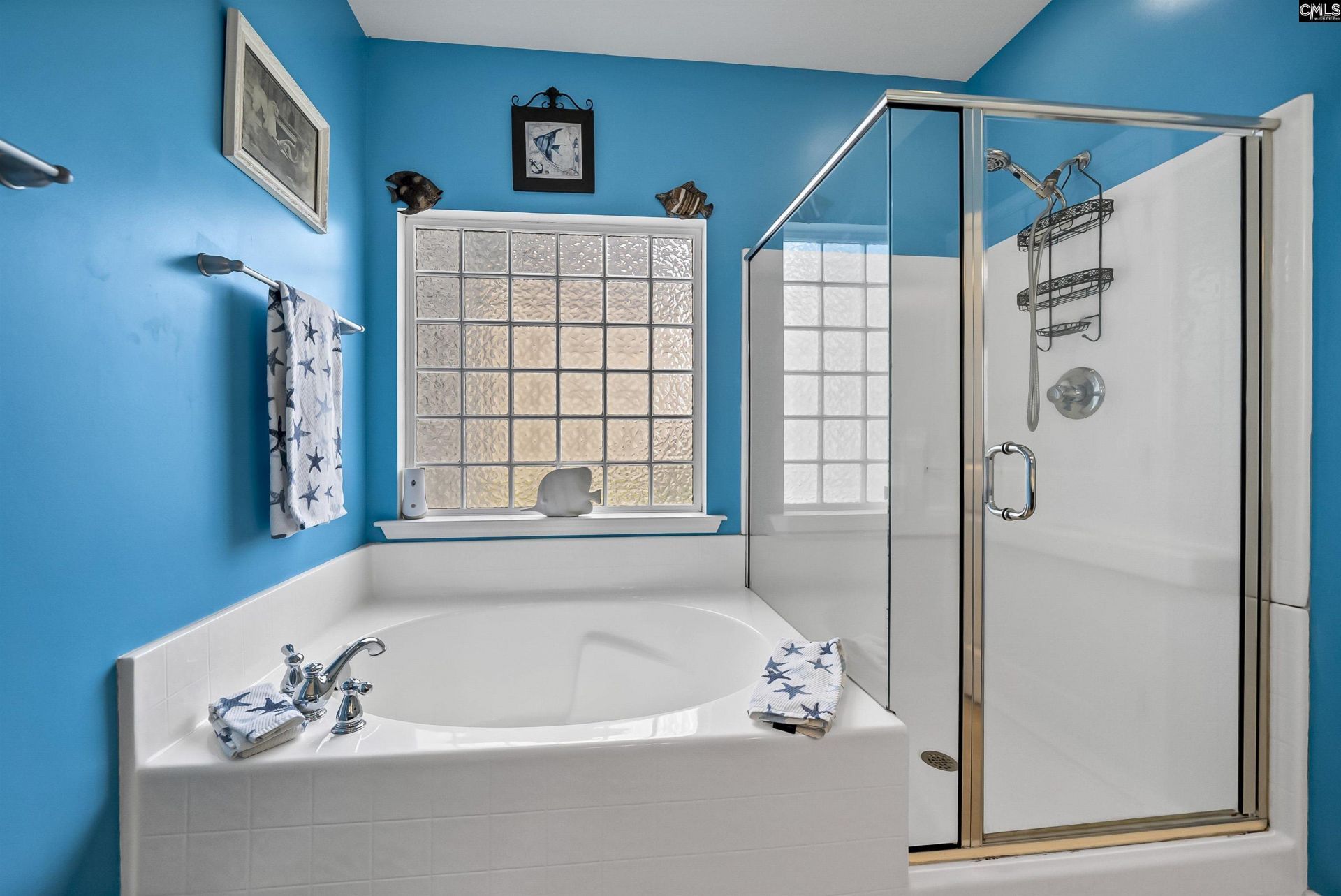 220 Glossy Green Lane Photo 24