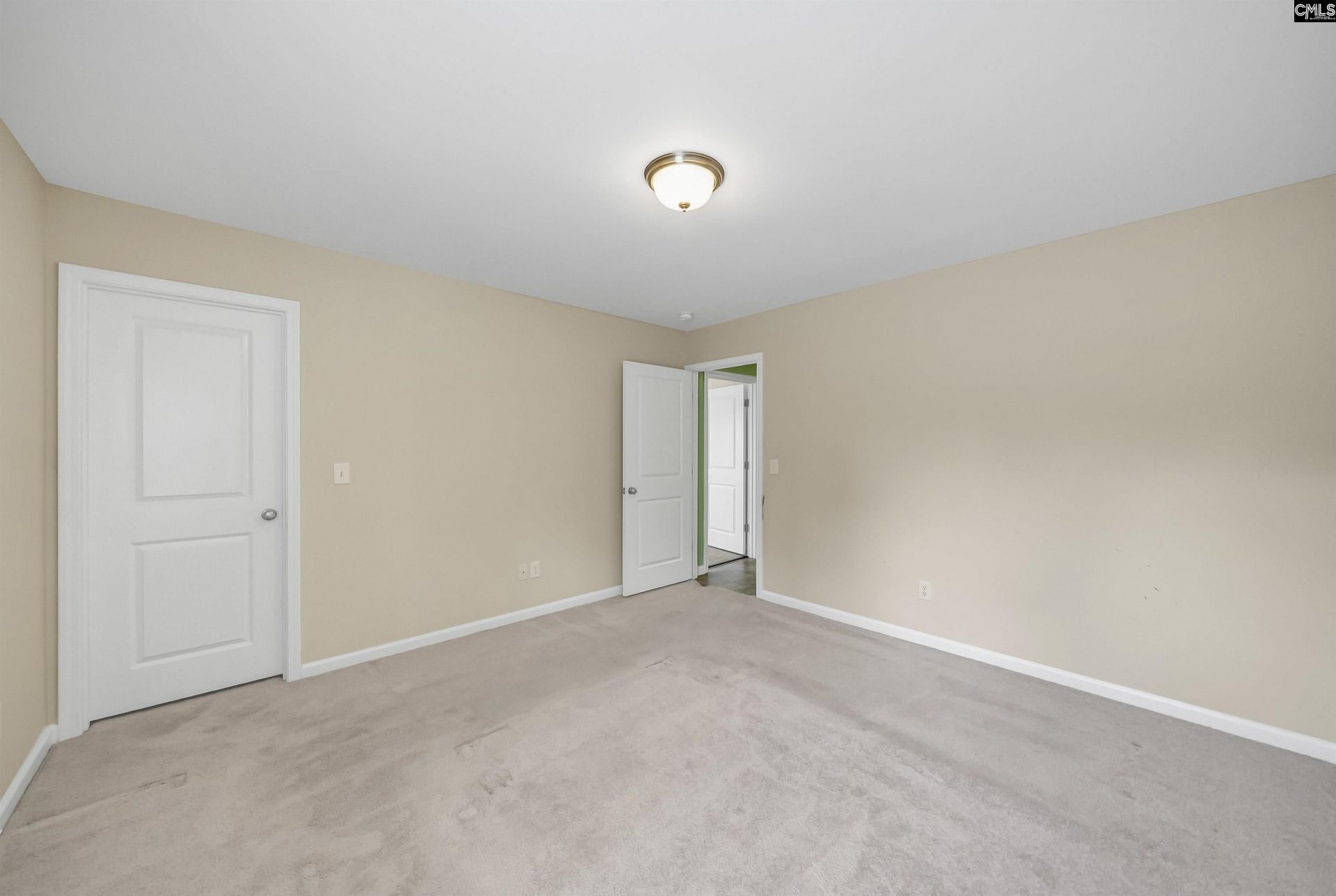 220 Glossy Green Lane Photo 31
