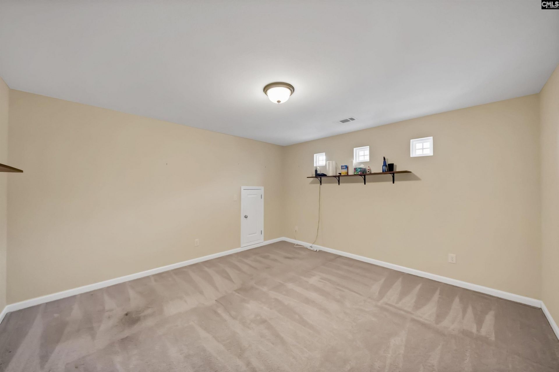 220 Glossy Green Lane Photo 34