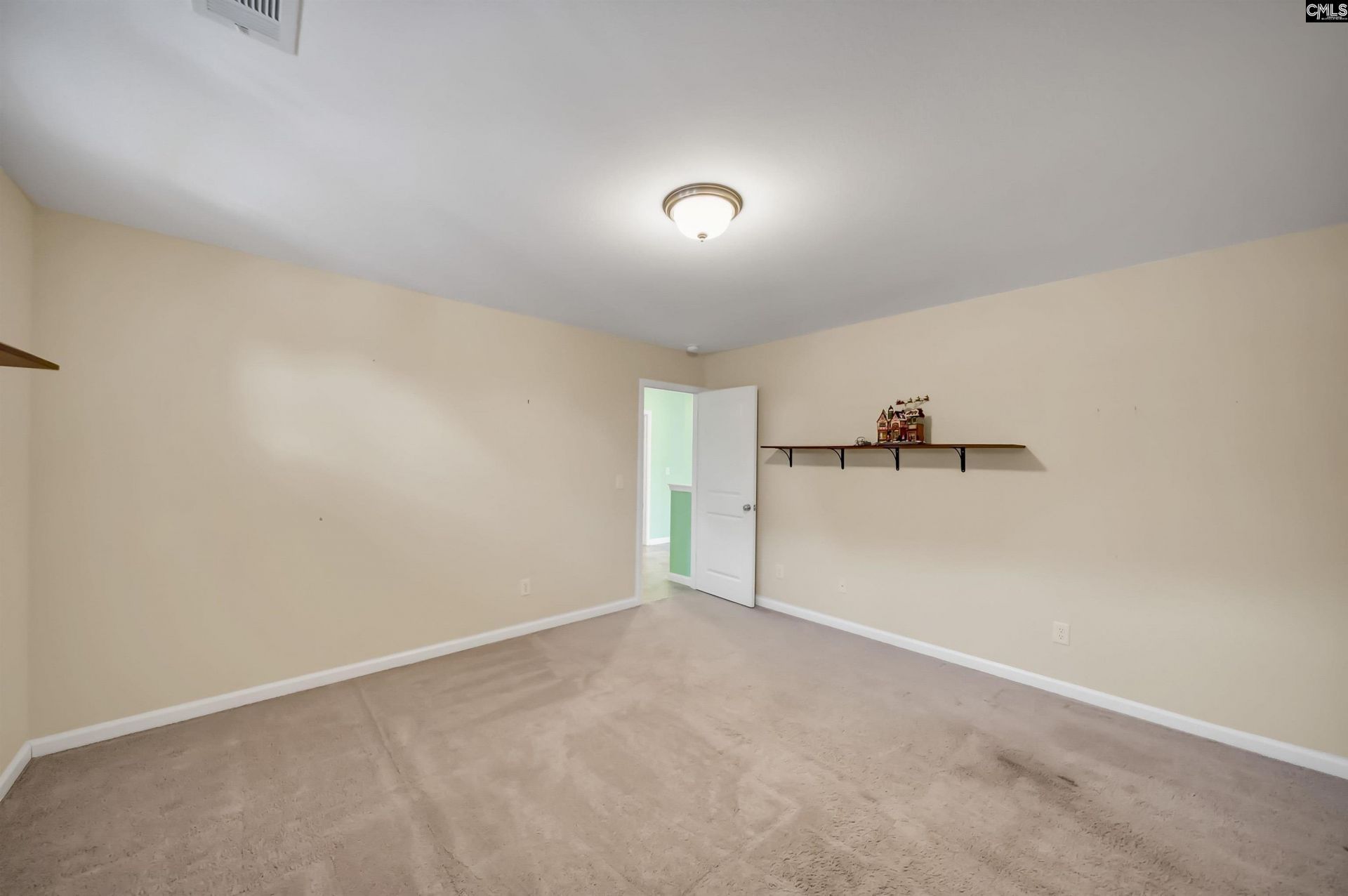 220 Glossy Green Lane Photo 35