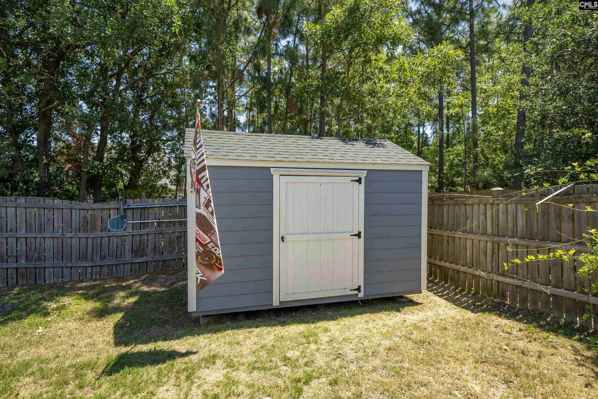 220 Glossy Green Lane Photo 37