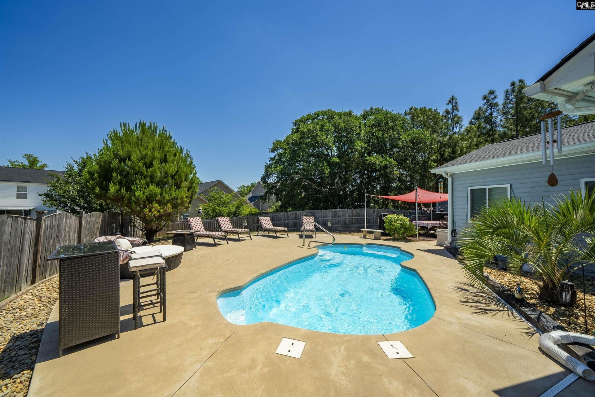 220 Glossy Green Lane Photo 40