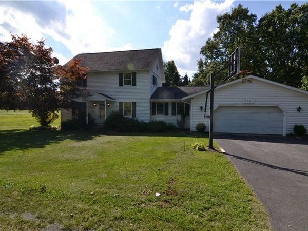 8767 W Loop Road, Port Byron, NY 13140