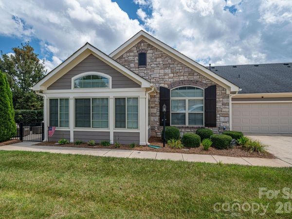 2360 Villa Oaks Court , Gastonia, NC 28056