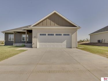 811 W S Street, McCook, NE 69001