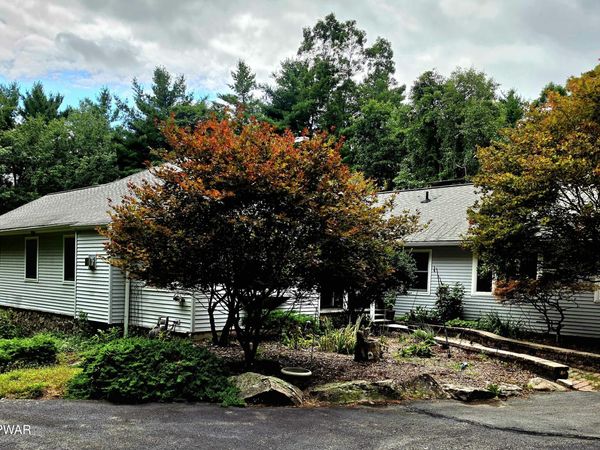 52 Milky Way , Hawley, PA 18428