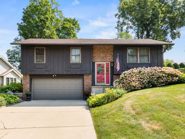 2517 Woodland Drive, Faribault, MN 55021