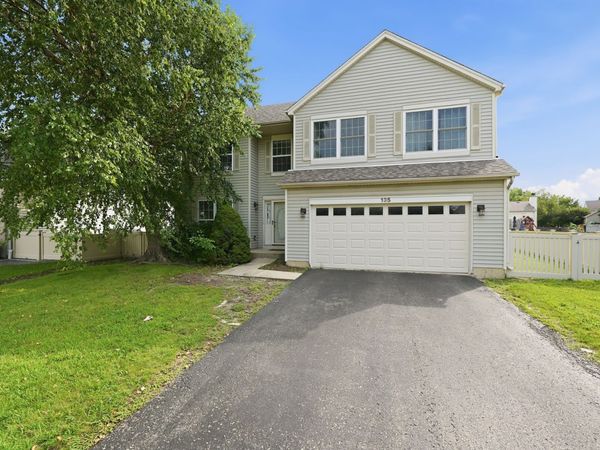 135 Fairfield Drive , Romeoville, IL 60446