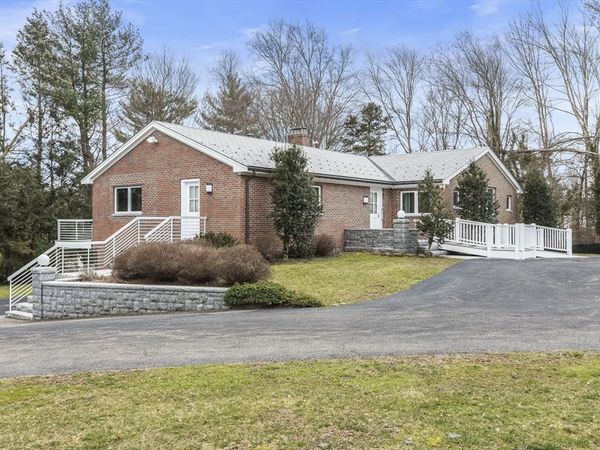 744-R Neponset St, Norwood, MA 02062