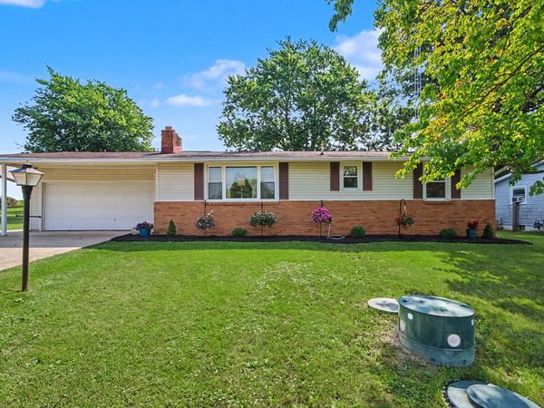 1232 Walcrest Drive, Ontario, OH 44906