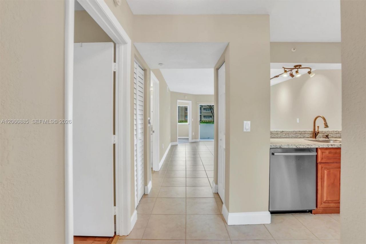 9537 Weldon Cir , Unit I109, Tamarac, FL 33321 Photo