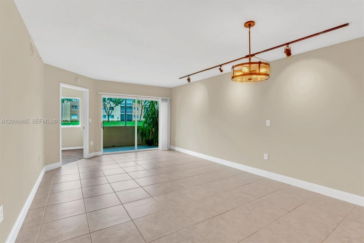 9537 Weldon Cir , Unit I109, Tamarac, FL 33321 Photo