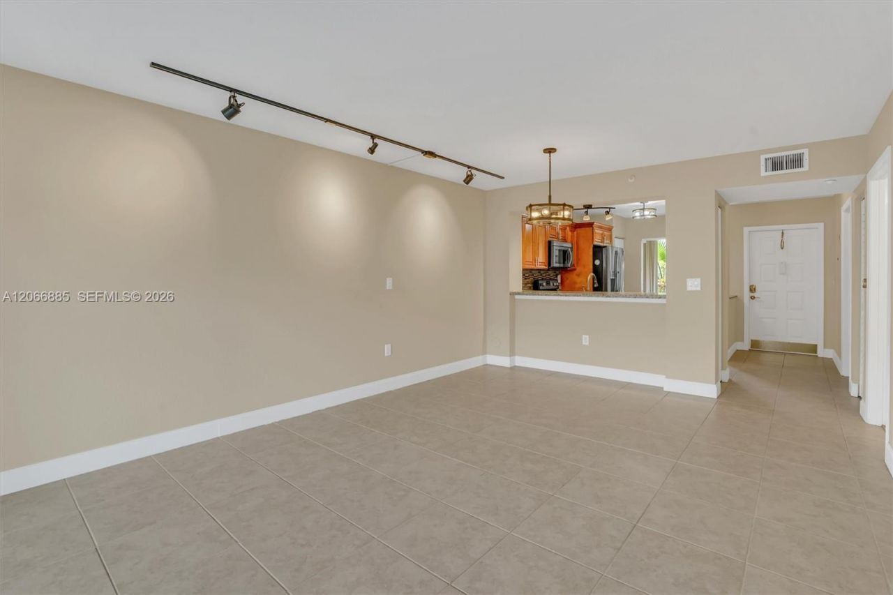 9537 Weldon Cir , Unit I109, Tamarac, FL 33321 Photo
