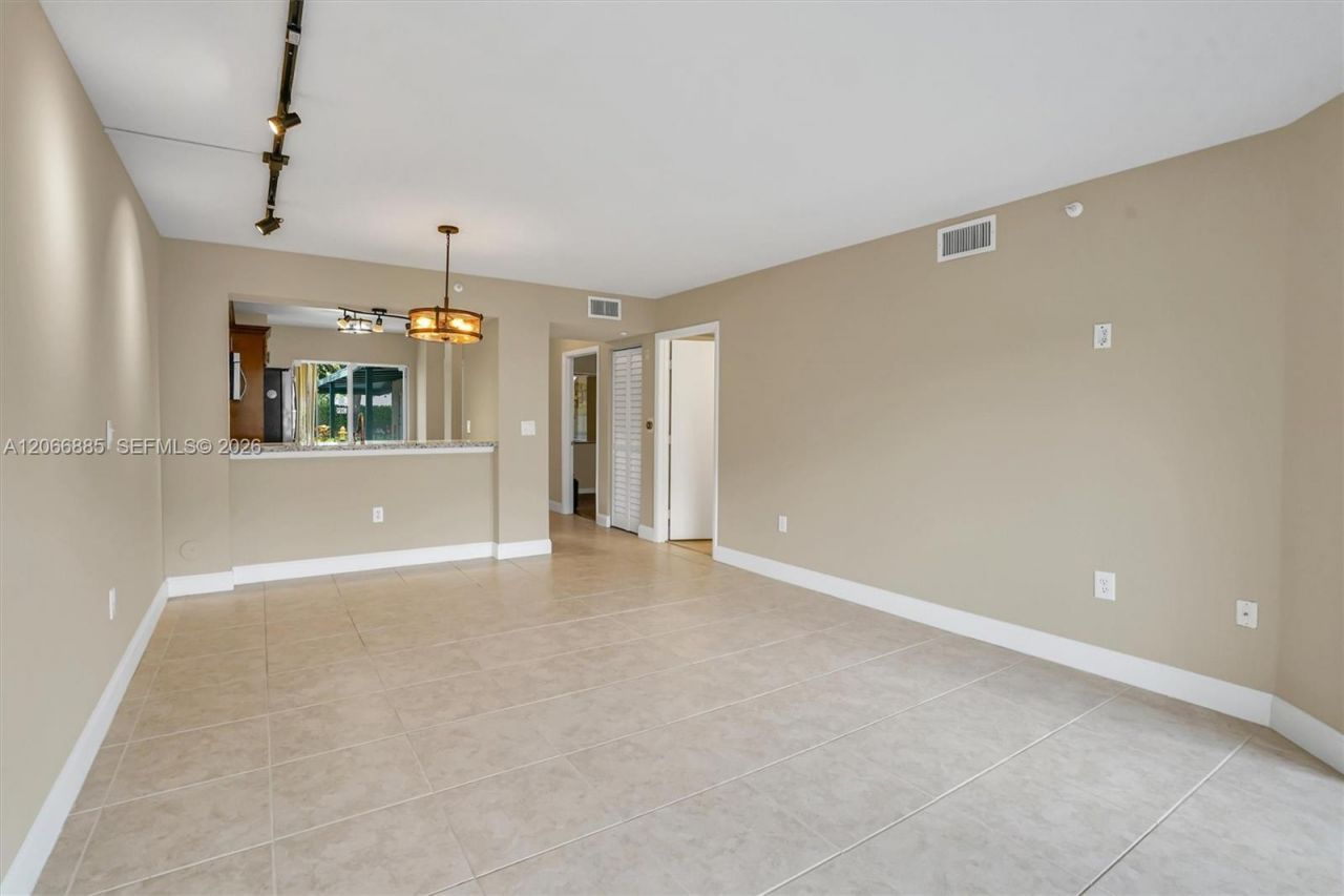 9537 Weldon Cir , Unit I109, Tamarac, FL 33321 Photo