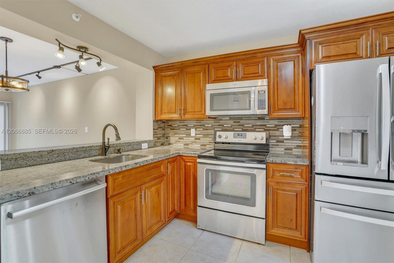 9537 Weldon Cir , Unit I109, Tamarac, FL 33321 Photo