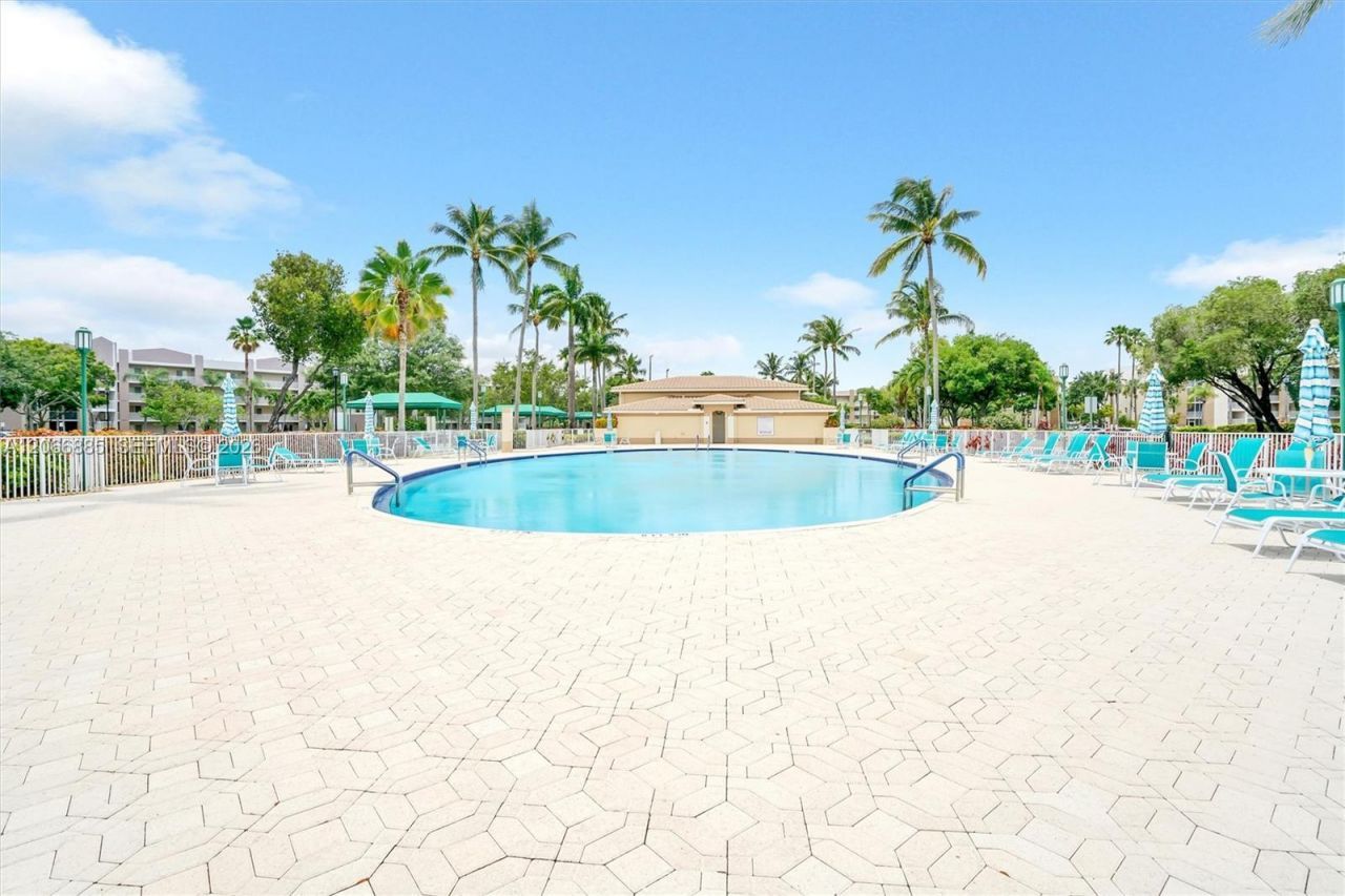 9537 Weldon Cir , Unit I109, Tamarac, FL 33321 Photo