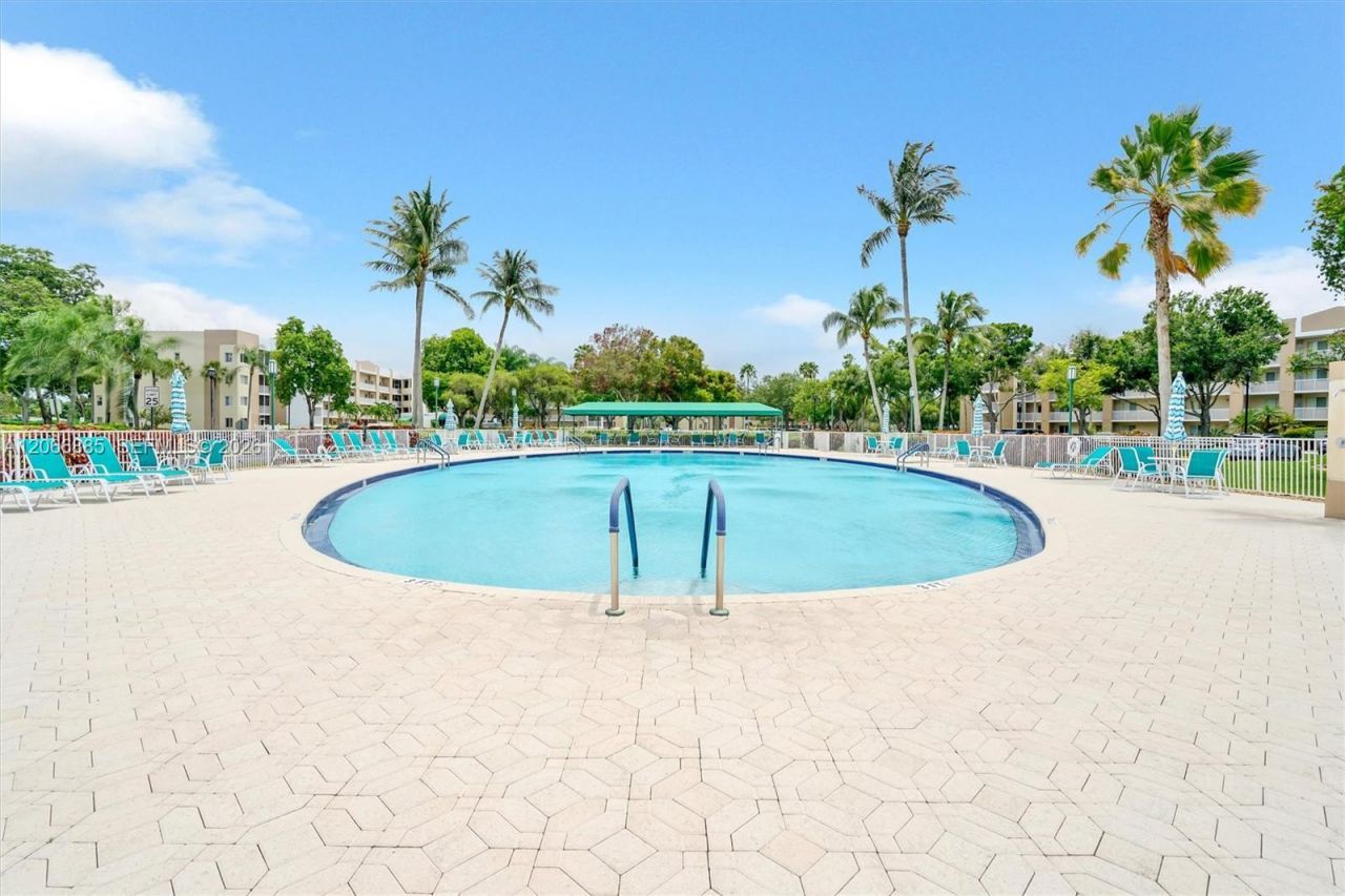 9537 Weldon Cir , Unit I109, Tamarac, FL 33321 Photo