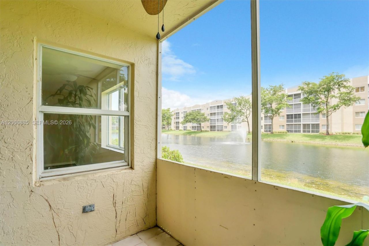 9537 Weldon Cir , Unit I109, Tamarac, FL 33321 Photo