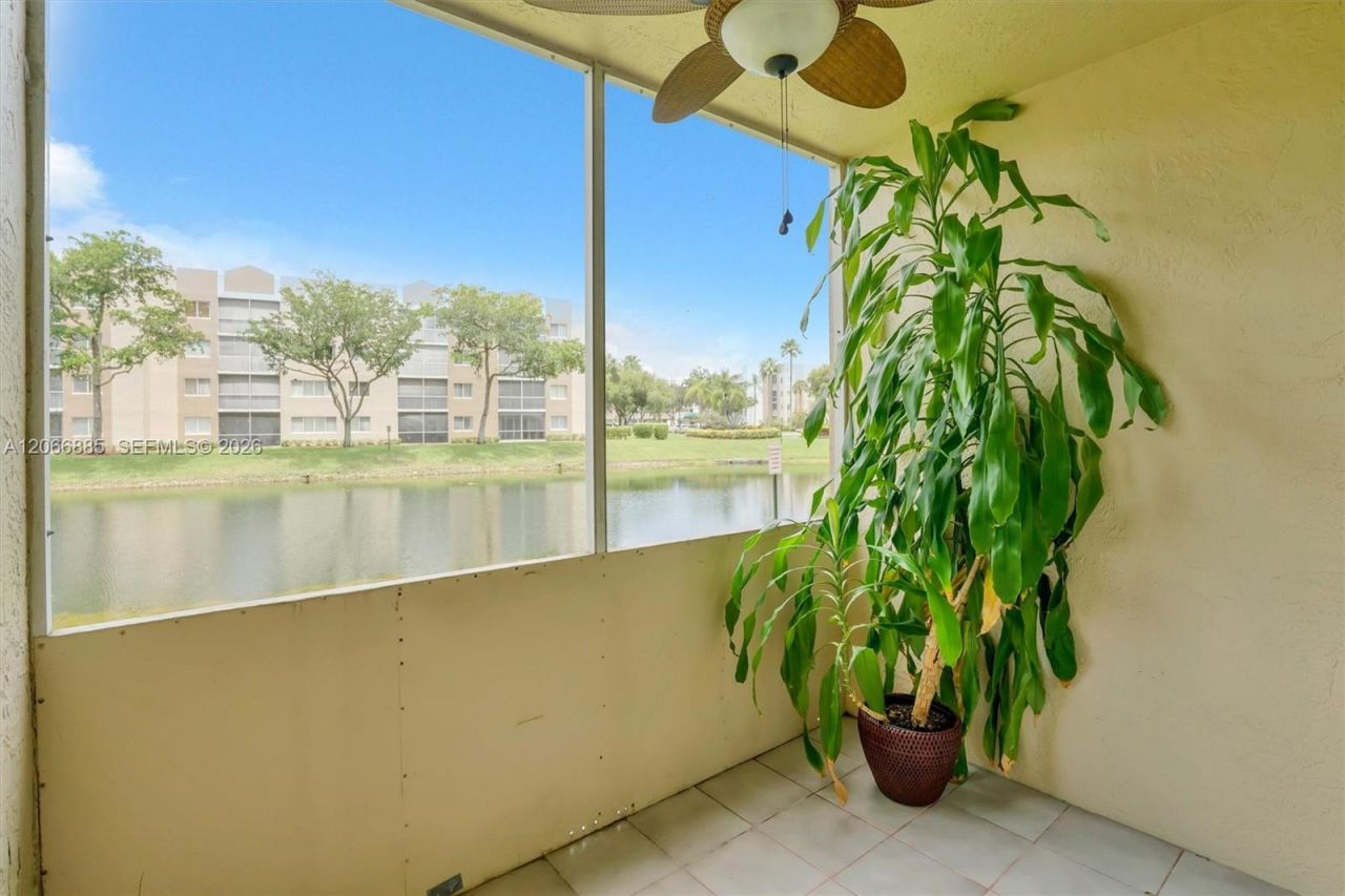 9537 Weldon Cir , Unit I109, Tamarac, FL 33321 Photo