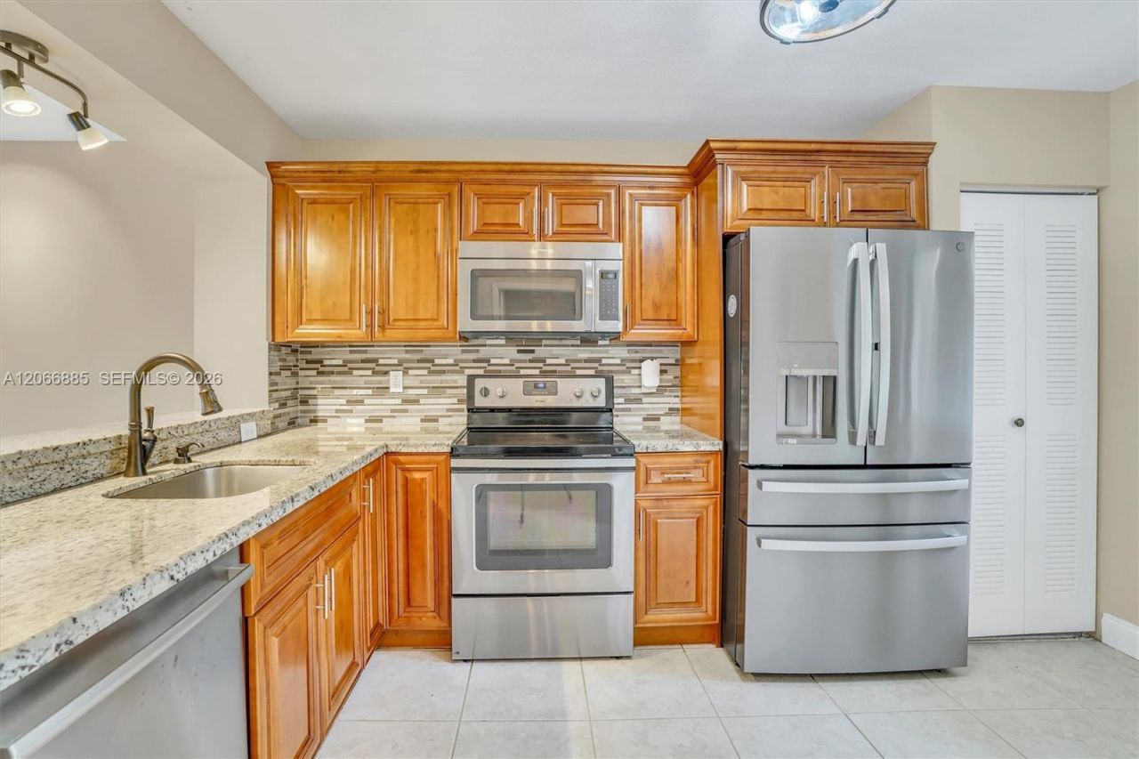 9537 Weldon Cir , Unit I109, Tamarac, FL 33321 Photo