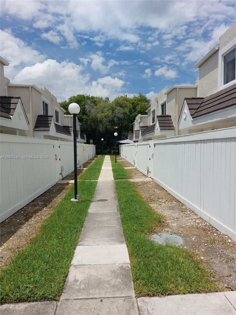 6835 SW 45th Ln, Miami, FL 33155 Photo