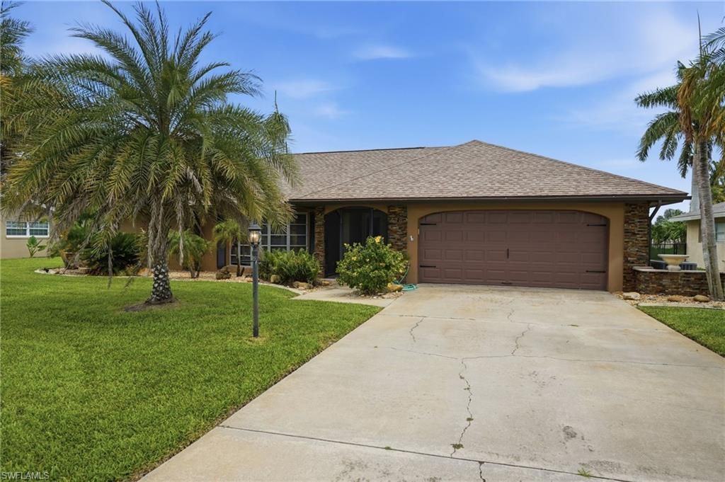 418 Avalon Dr, Cape Coral, FL 33904 Photo