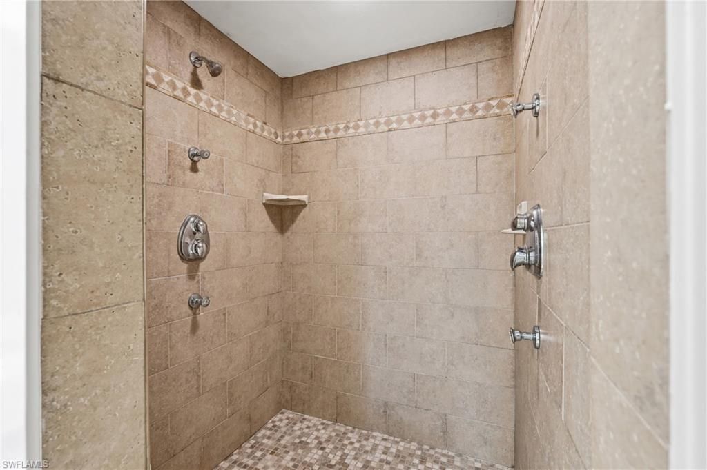418 Avalon Dr, Cape Coral, FL 33904 Photo
