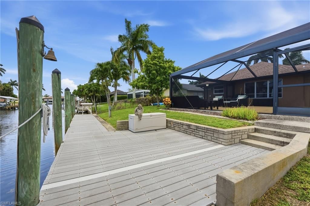 418 Avalon Dr, Cape Coral, FL 33904 Photo