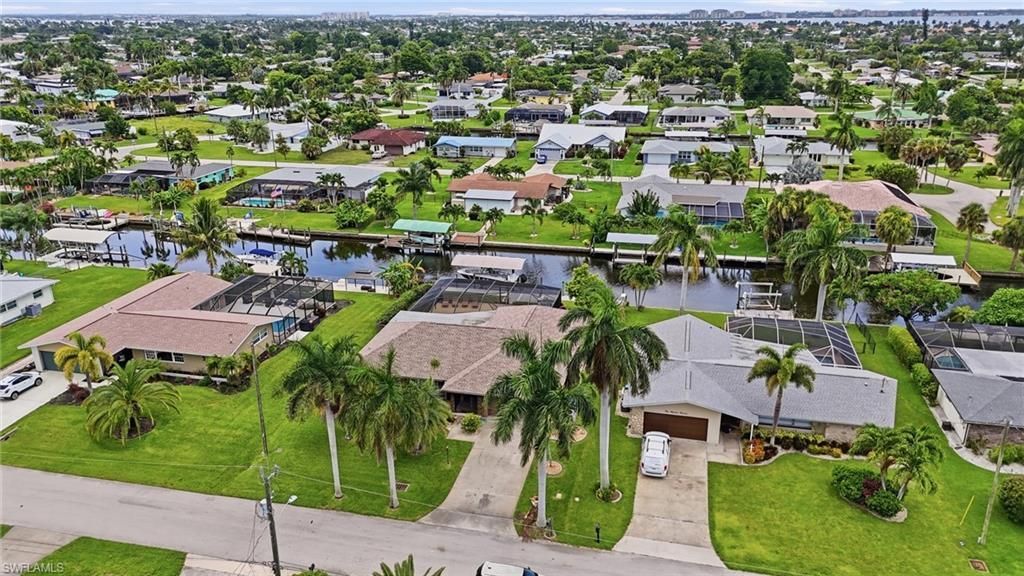 418 Avalon Dr, Cape Coral, FL 33904 Photo
