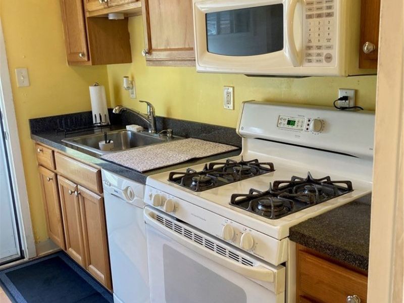 235 E 235th Street, Unit 136, Euclid, OH 44123 Photo 3