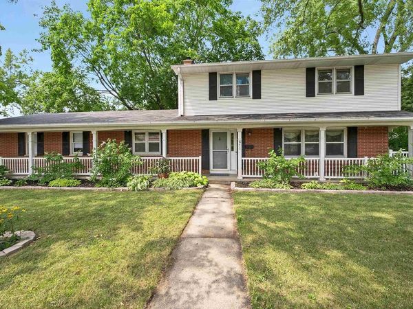 611 WAUBAUNUQUA TRAIL, De Pere, WI 54115