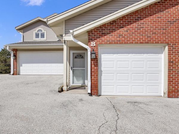 668 Westfield Way, Unit B, Pewaukee, WI 53072