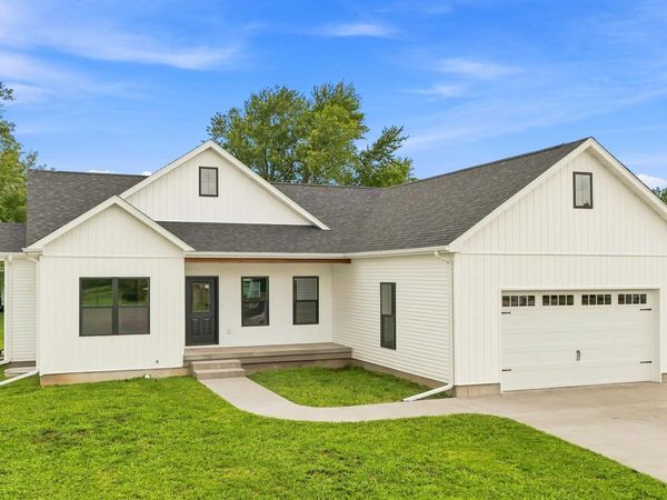 209 Laci Dru Drive, Mediapolis, IA 52637