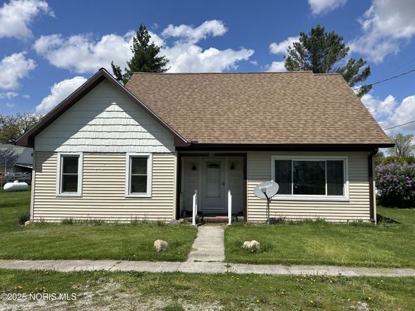 203 E Ash Street , Continental, OH 45831