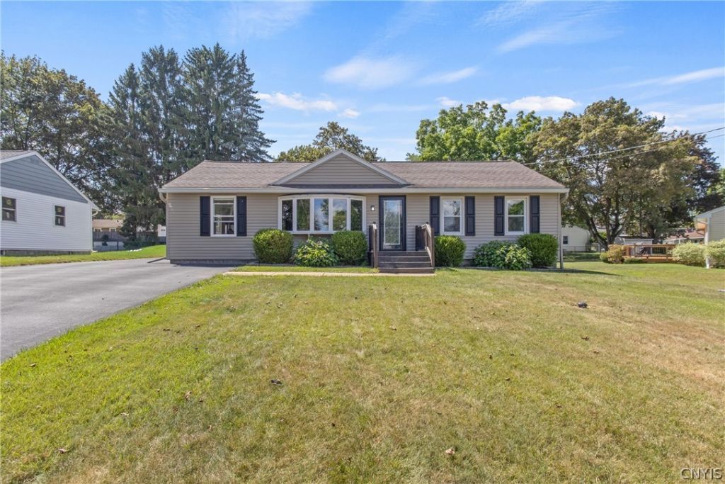 200 Camillus Drive, Camillus, NY 13031 Main Photo