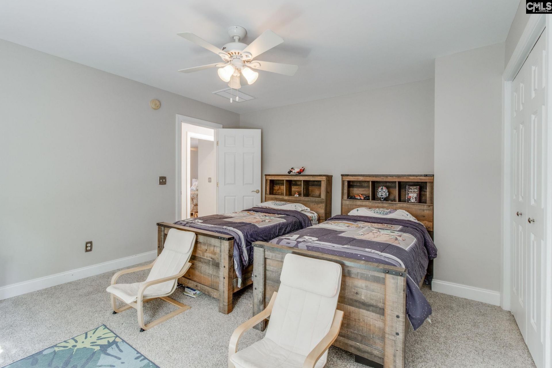 447 Longtown Road W Photo 37