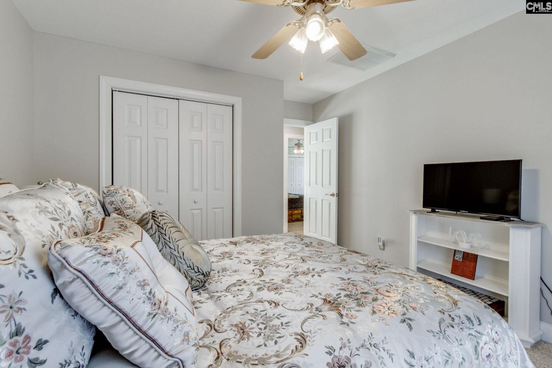 447 Longtown Road W Photo 39