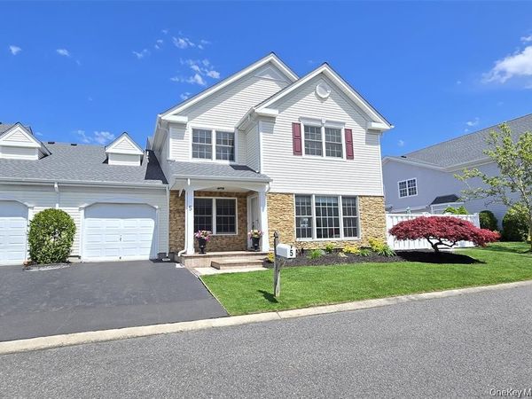5 Charley Lane , Middle Island, NY 11953