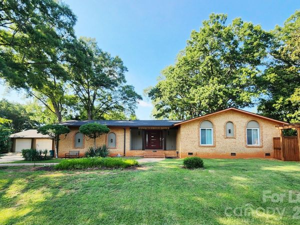 5745 Riviere Drive , Charlotte, NC 28211