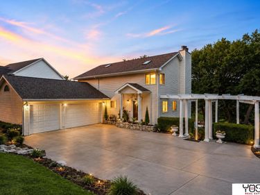 8932 Cass Circle, Plattsmouth, NE 68048