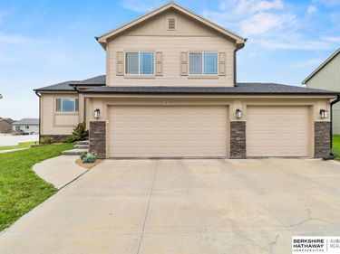 16520 Weber Street, Bennington, NE 68007