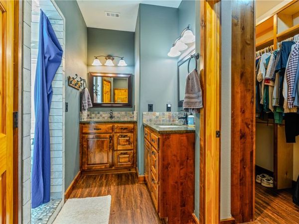 8662 Woods Road , Rogers, AR 72756