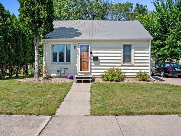 1519 N WAYNE STREET, Appleton, WI 54911